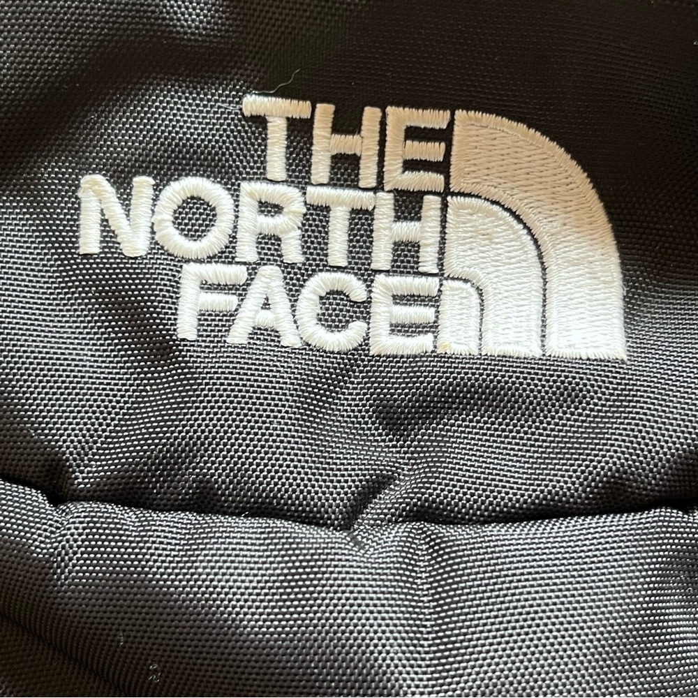 The North Face | Black 24L Mainframe Laptop Backpack - Picture 8 of 9